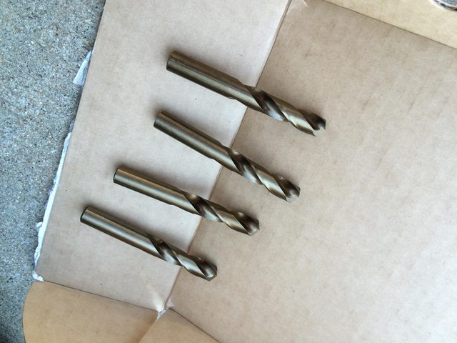 Four-Included-Drill-Bits 